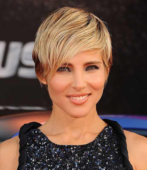 Forward pixie short hairstyle for women