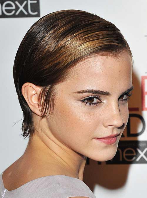 Highlighted pixie short hairstyle for women