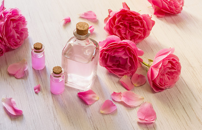 Rose water as a home remedy for dry skin