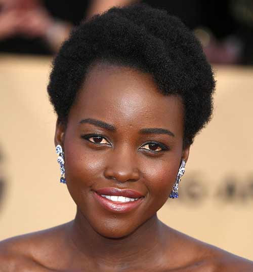 Short 'fro hairstyle for women