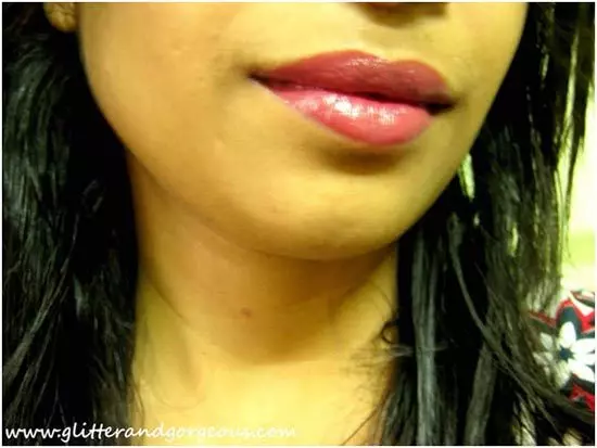 Lakme Aquashine Lipgloss in Plum