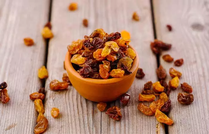 Raisins are purine-rich foods