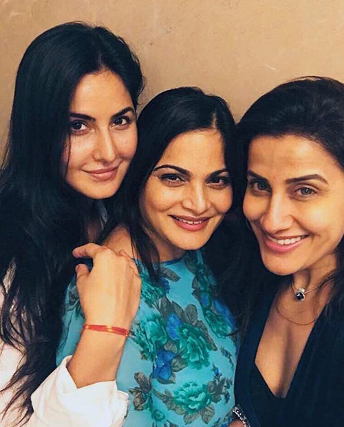 Katrina Kaif without makeup enjoying a day with her friends