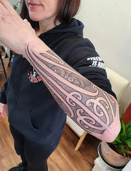 Arm Maori tattoo design