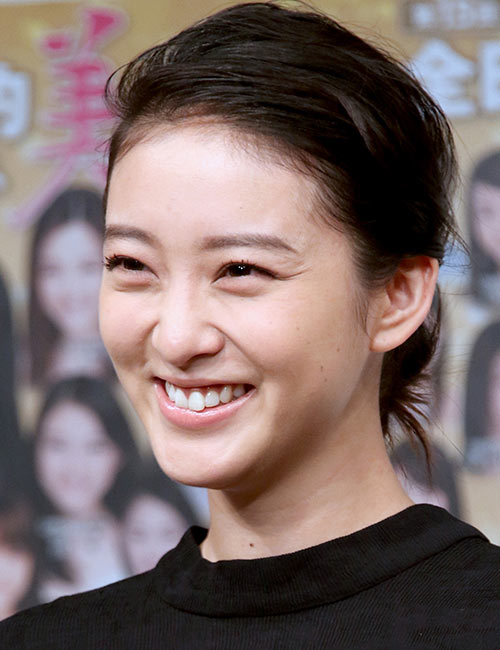 One of the most beautiful Japanese girls is Emi Takei