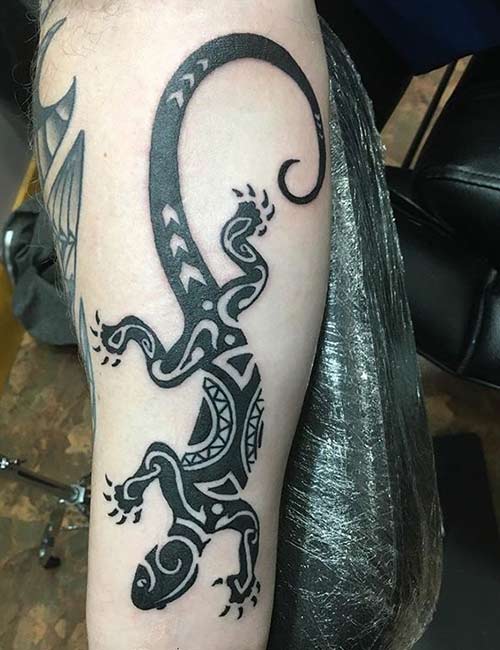 Gecko Maori tattoo