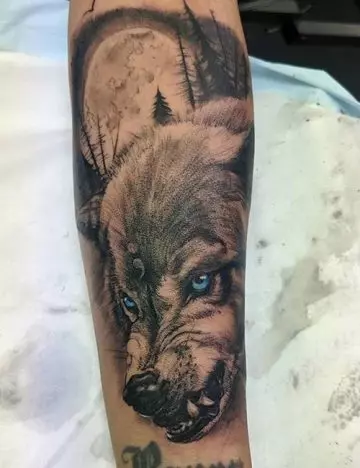 Hunting wolf tattoo