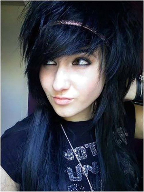 Spiky emo hairdo with bangs for girls