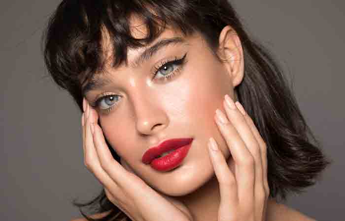Beautiful and minimalist eye-makeup with eyeliner