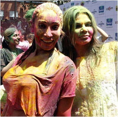 Rakhi Sawant without makeup in the festival of colors