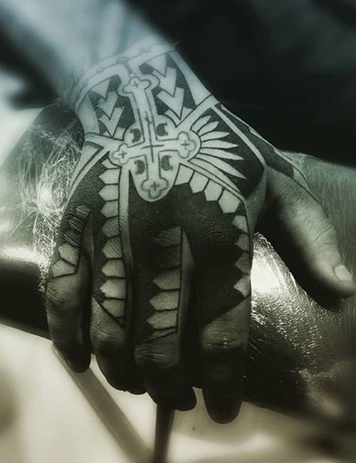 Wrist Maori tattoo design