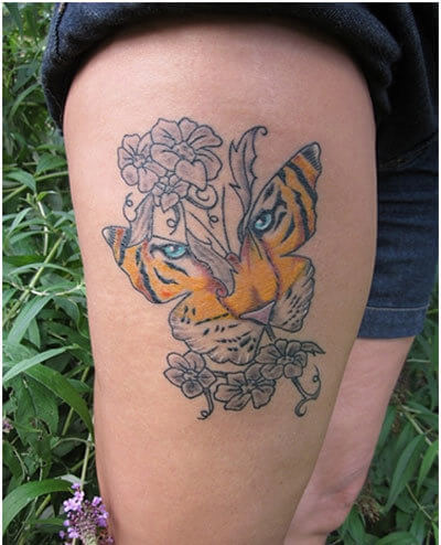 tatuaggio farfalla astratta