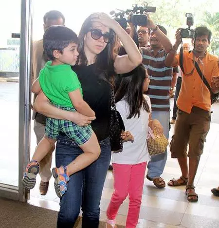 Karishma Kapoor without makeup with her kids