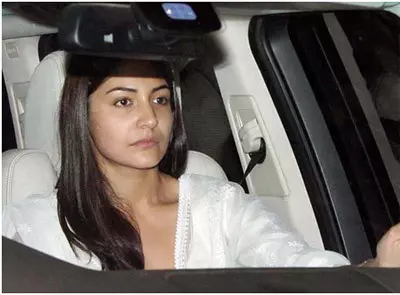 Anushka Sharma without makeup spotted in a car