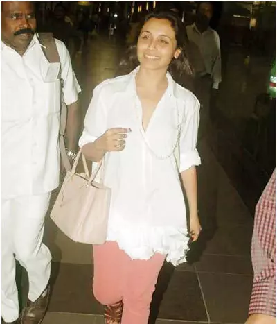 Rani mukherjee without makeup at Mumbai International Airport