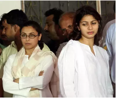 Rani mukherjee without makeup at a funeral