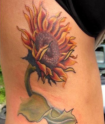 10 Artistic Flower Tattoo Designs