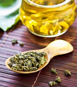 12 Best Benefits Of Oolong Tea For Skin, Hair, And Health