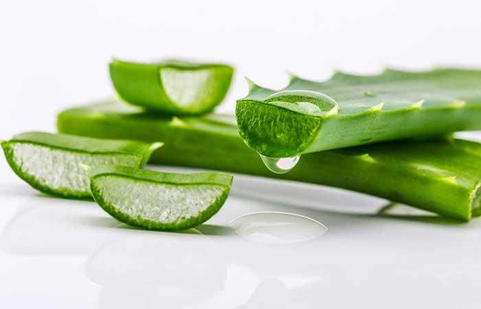 Aloe vera and cucumber face mask