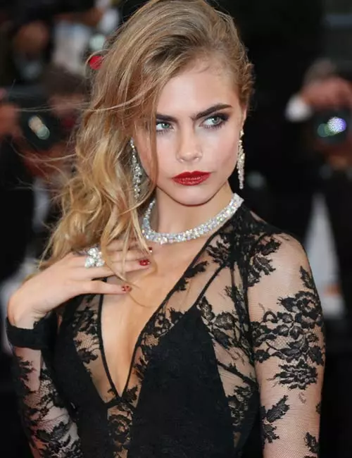 Cara Delevingne's round-faced celebrity hairstyle