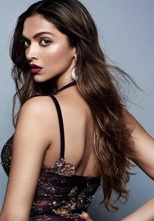 24 Most Beautiful Faces in The World - Deepika Padukone