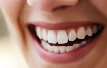 Vitamin C maintains healthy gums