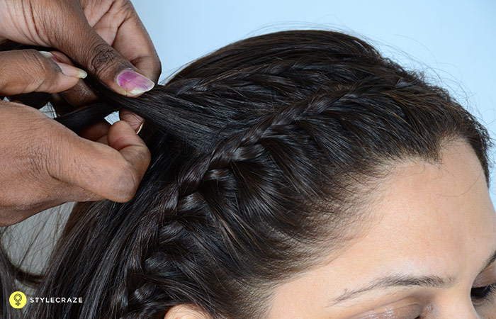 Secure the lace braid with a hair elastic