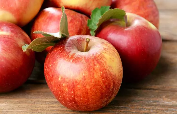 Apples are hemoglobin-rich foods