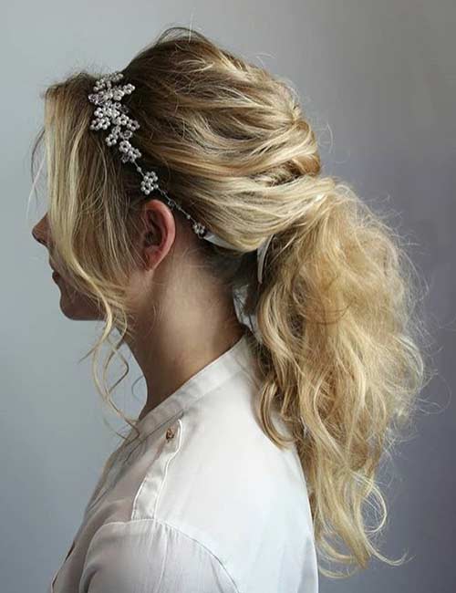 Beads and pearls bridal hairstyle for round face