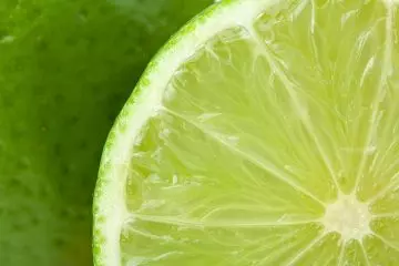 Lime to remove mehndi