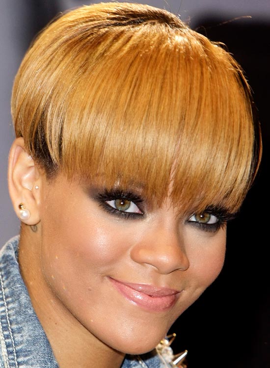 Amazing Rihanna Hairstyles and Haircuts – Random Talks