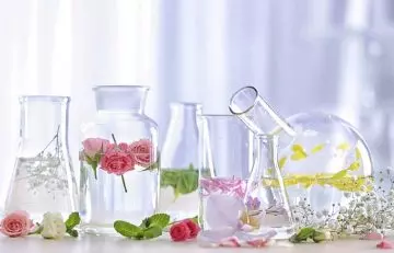 How to make perfume using flowers
