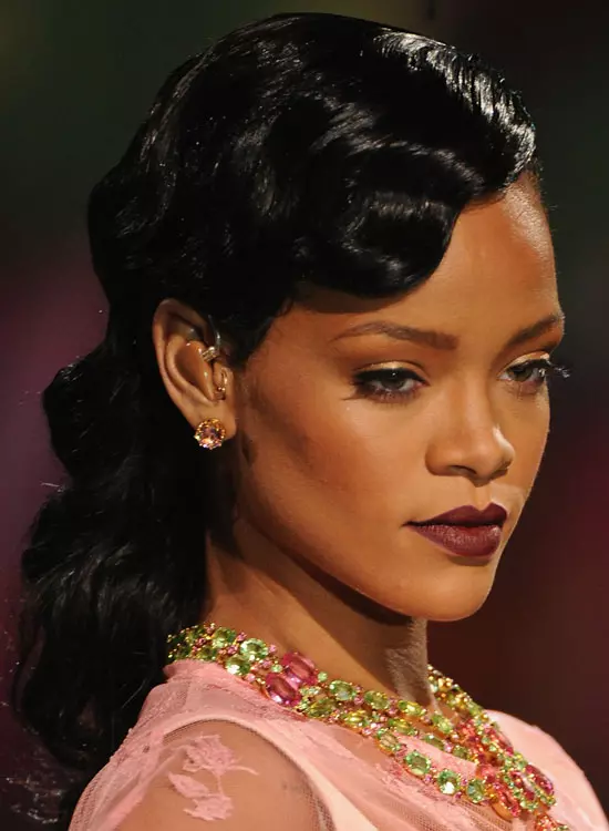 Rihanna displaying her vintage curls