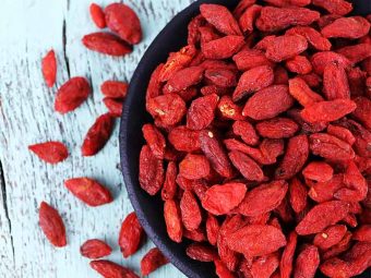 15 Benefits of Goji Berries, Nutrition, Side Effects, & Dosage