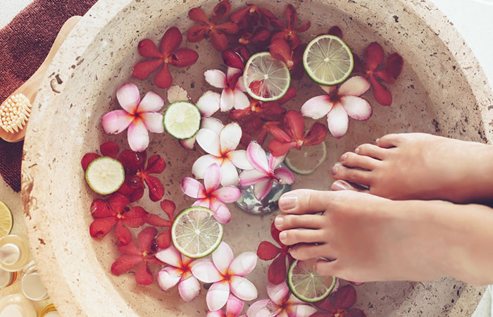 How to do foot spa at home