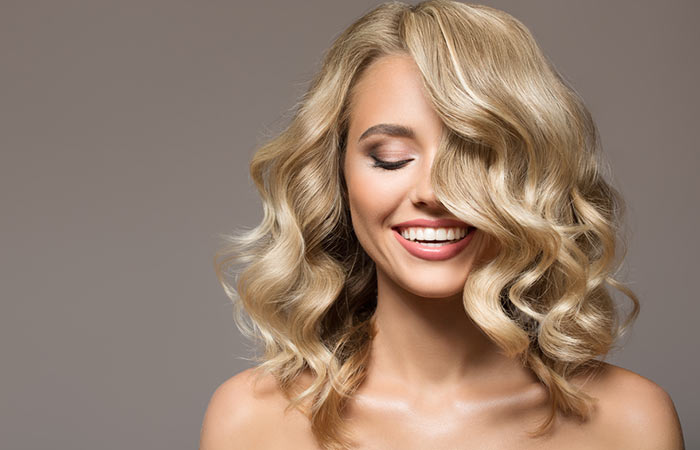 How to dye your hair blonde at home
