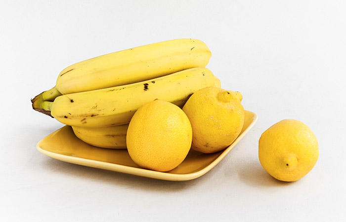 DIY lemon juice and banana face pack