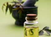 7 Ways Neem Oil Can Reduce Dandruff