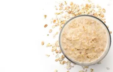 Oatmeal face pack as a natural skin tightening face treatment.