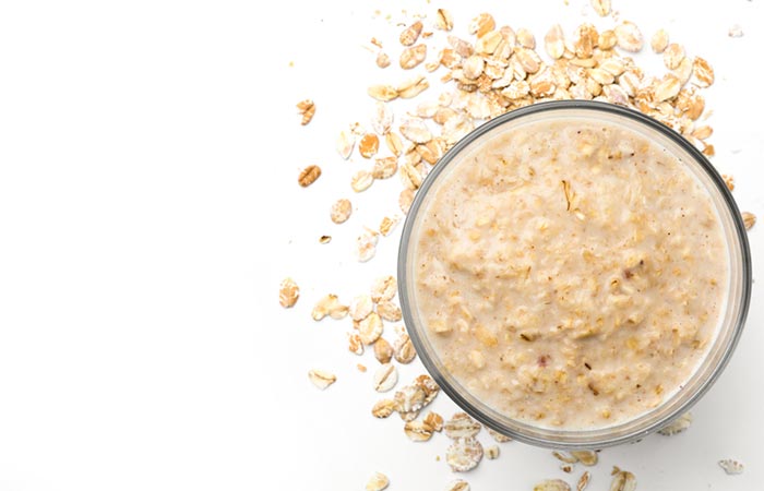 Oatmeal face pack as a natural skin tightening face treatment.