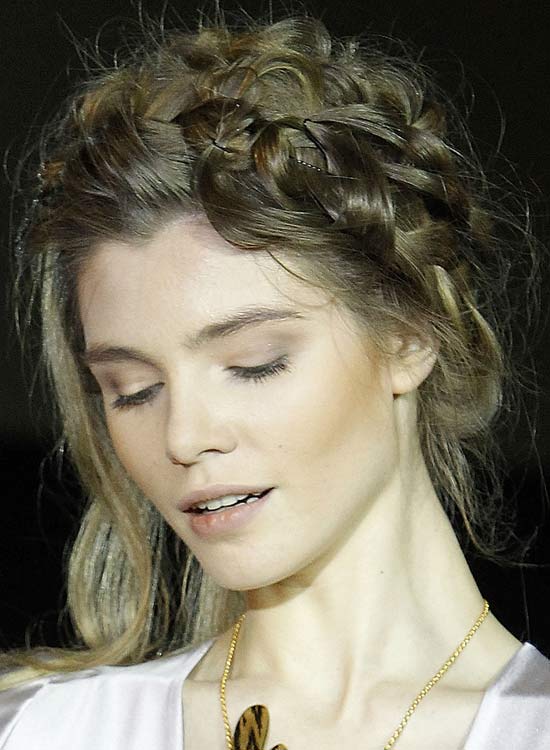 Twist the tale hairdo as bridal hairstyle for long hair