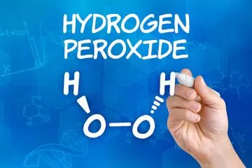 Hydrogen peroxide to remove mehndi
