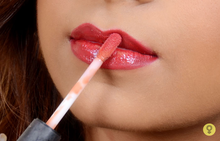 How to apply lip gloss step 6