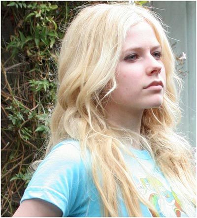 The party girl Avril Lavigne without any makeup