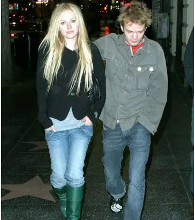 The starry walk of Avril Lavigne without makeup