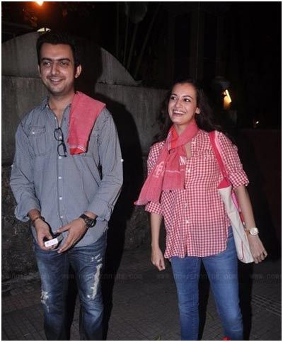 Dia Mirza without makeup with her boyfriend
