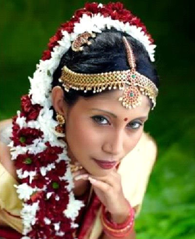 South Indian floral hairstyle for girls