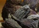 14 Best Benefits & Uses Of Black Cardamom For Skin, Hair and Health