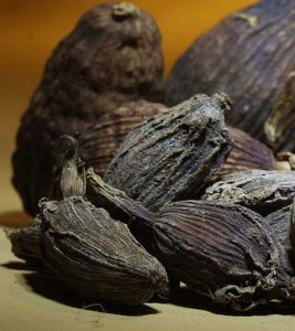 14 Best Benefits Of Black Cardamom For Skin, Hair, And Health