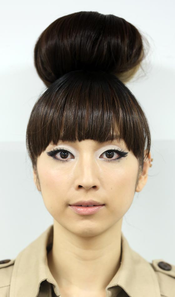 A high raise bun is one of the best Chinese hairstyles